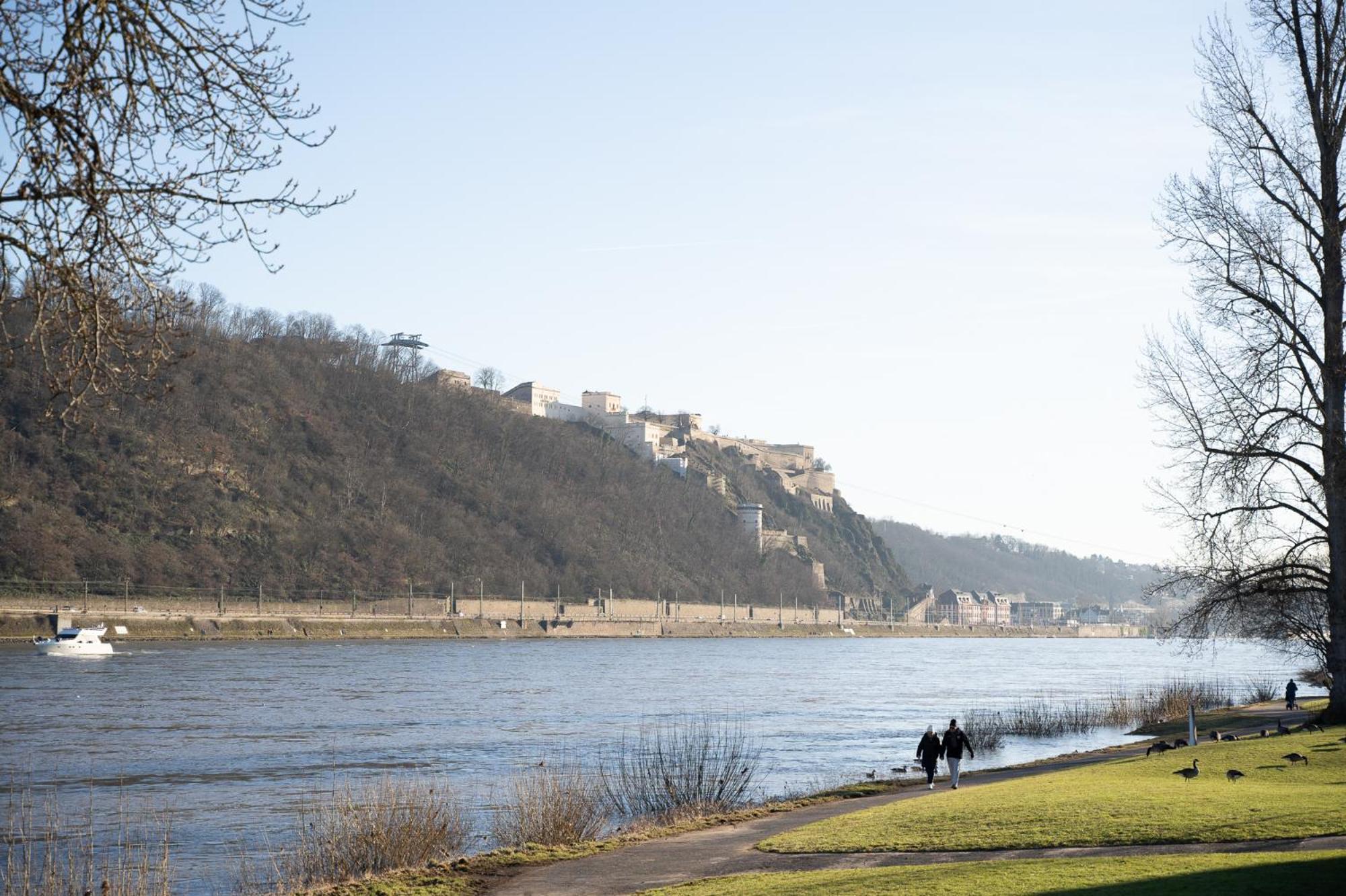 コブレンツGemuetliche Rheinblick Residenzアパートメント エクステリア 写真