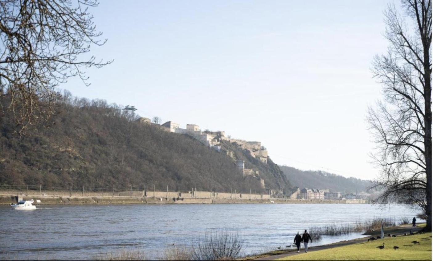 コブレンツGemuetliche Rheinblick Residenzアパートメント エクステリア 写真